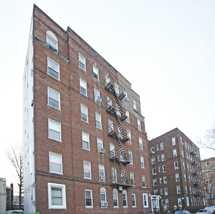 2195 E 22nd St in Brooklyn, NY - Foto de edificio