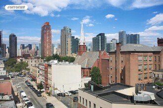 10-50-50 Jackson Ave in Queens, NY - Building Photo - Building Photo