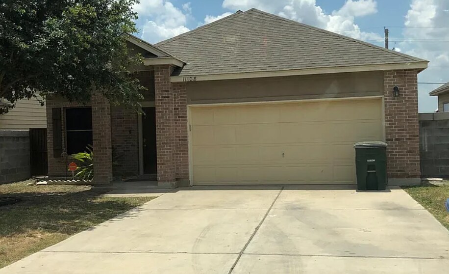 11108 Capistran Loop in Laredo, TX - Building Photo