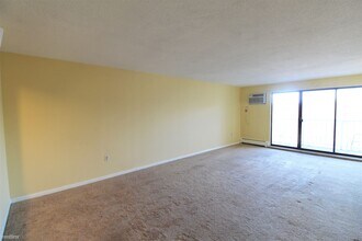 131 Coolidge Ave-Unit -Apt 622 in Watertown, MA - Building Photo - Building Photo