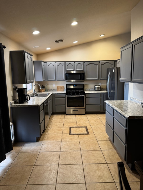 3927 E Nicole Ave in Kingman, AZ - Building Photo - Building Photo