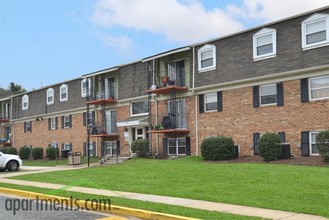 Wexford Manor Apartments in Falls Church, VA - Building Photo - Building Photo