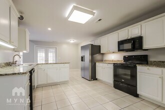 4349 W Bell Flower Dr in Fayetteville, AR - Foto de edificio - Building Photo