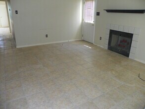 509.511 Texas Ave in Round Rock, TX - Building Photo - Building Photo