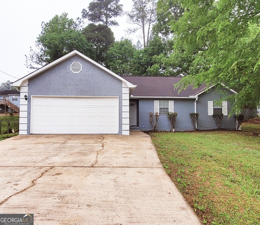 1107 Bonita Cir in Jonesboro, GA - Building Photo