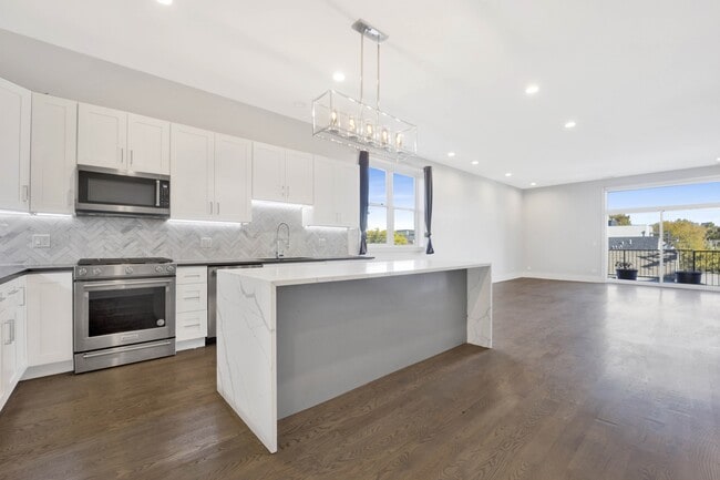 property at 562 W 18th St