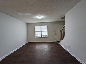 3751 Oakwood Hills Dr in Oakwood, GA - Building Photo - Building Photo