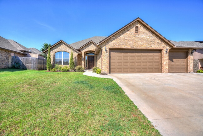1713 Pinewood Dr in Moore, OK - Building Photo - Building Photo