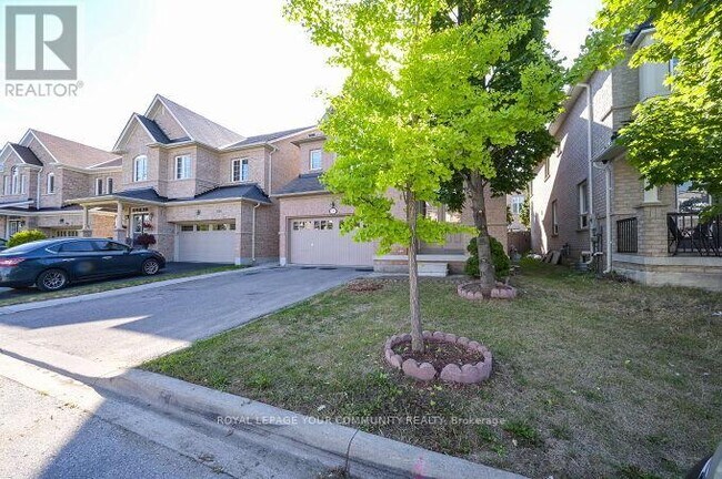 128 Watsonbrook Dr in Brampton, ON - Building Photo - Building Photo