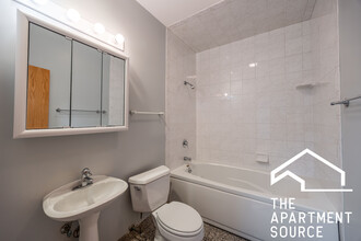 3205 N Leavitt St, Unit 4 in Chicago, IL - Building Photo - Building Photo