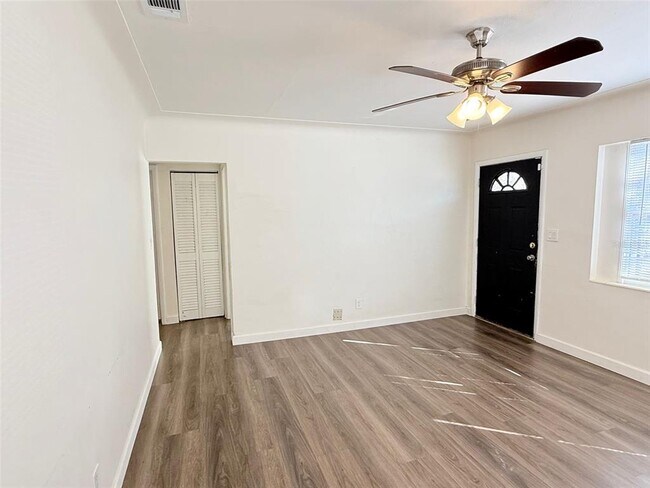 1543 43rd St S in St. Petersburg, FL - Building Photo - Building Photo