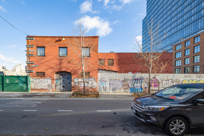 261 Bond St in Brooklyn, NY - Foto de edificio - Building Photo