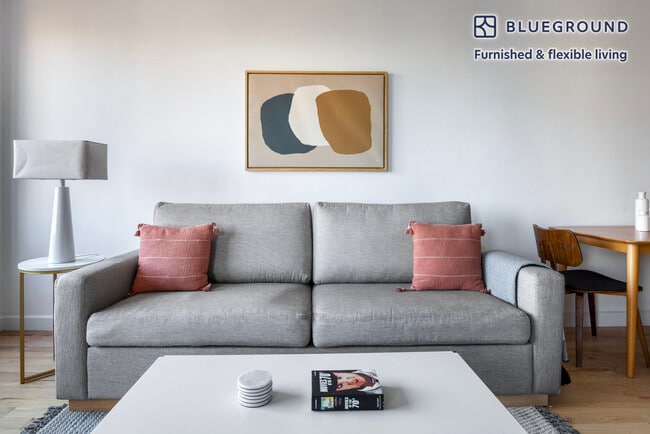 792 Columbus Ave in New York, NY - Building Photo - Building Photo