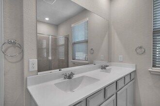 13210 Antelope Run in Converse, TX - Foto de edificio - Building Photo