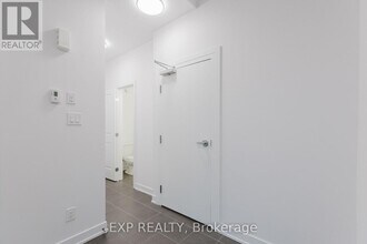 207 Silhouette Private in Ottawa, ON - Building Photo - Building Photo