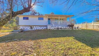 7704 Nautical Way in Chattanooga, TN - Building Photo