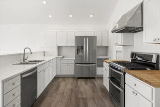 1127 Vallecito Rd in Carpinteria, CA - Building Photo - Building Photo