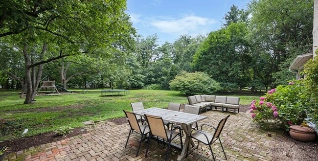 547 Concord Rd in Glen Mills, PA - Foto de edificio - Building Photo