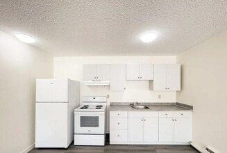 133 Davidson Crescent in Regina, SK - Building Photo - Building Photo