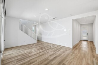 934 Hopkins St in Lincoln, CA - Building Photo - Building Photo