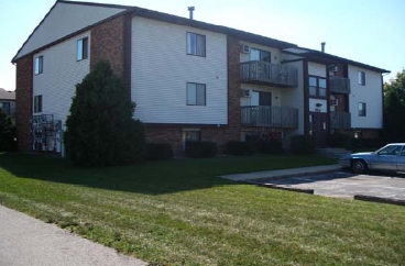 Spansail Court Apartments in Niles, MI - Building Photo