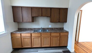 1636 Manz St in Muskegon, MI - Building Photo - Building Photo