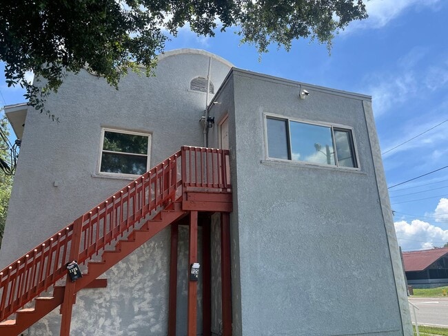 property at 1125 S Ridgewood Ave