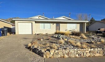 732 Turner Dr NE in Albuquerque, NM - Building Photo