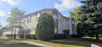 8760 Sheridan Rd in Kenosha, WI - Building Photo