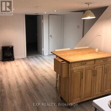 574 Coxwell Ave in Toronto, ON - Building Photo - Building Photo