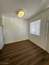 2121 Oceanus Ln in Las Vegas, NV - Building Photo - Building Photo
