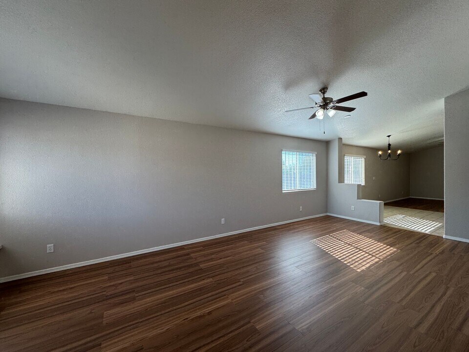 1621 E St Apollonia St in Tucson, AZ - Building Photo