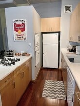 130 S Canal St, Unit Metropolitan Place 1 BDRM in Chicago, IL - Foto de edificio - Building Photo