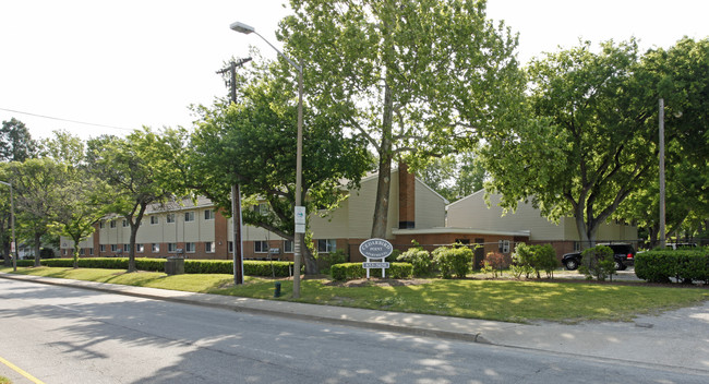 Cedarbird Point Apartments in Norfolk, VA - Building Photo - Building Photo