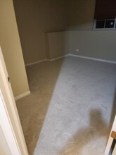 611 Conservatory Ln in Aurora, IL - Foto de edificio - Building Photo