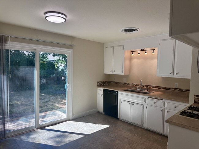 3257 Daisy St in Anderson, CA - Building Photo - Building Photo