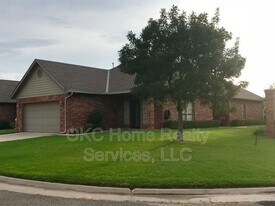 1101 Golden Leaf Dr in Moore, OK - Building Photo