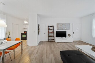 142 Bay Rd in Miami Beach, FL - Building Photo - Building Photo