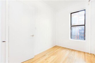 403 E 8th St in New York, NY - Building Photo - Building Photo