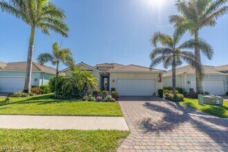 14570 Tropical Dr in Naples, FL - Building Photo - Building Photo