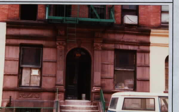 320 E 93rd St in New York, NY - Building Photo