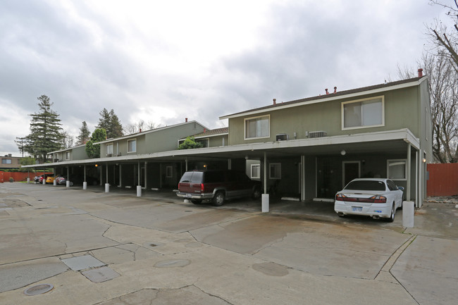 Mountain Oaks Townhomes in Marysville, CA - Building Photo - Building Photo