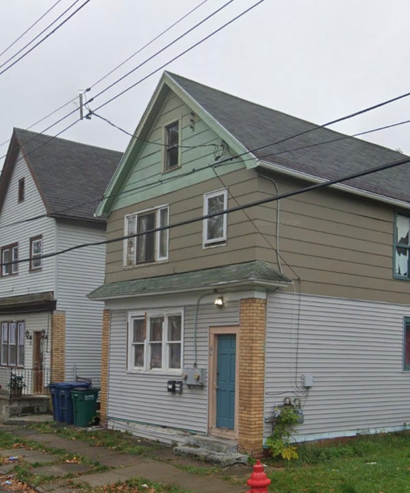 74 Loepere St in Buffalo, NY - Building Photo
