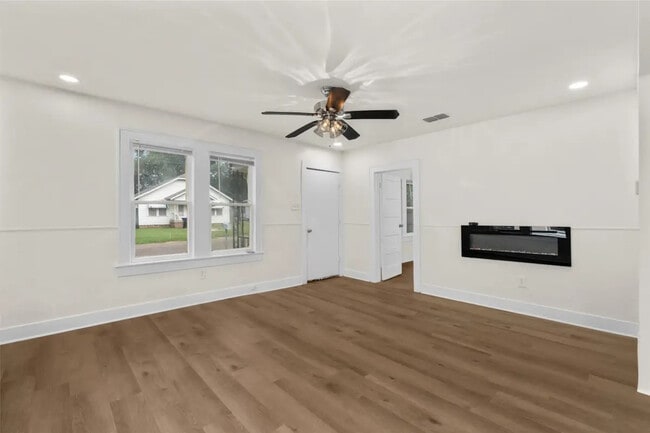 431 Electra St in Longview, TX - Building Photo - Building Photo