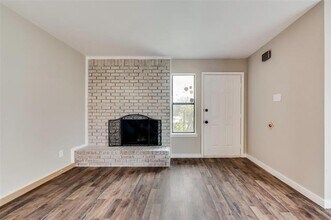 1100 Thannisch Dr in Arlington, TX - Building Photo - Building Photo