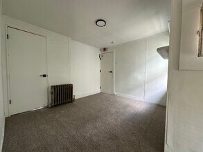 30 High St in Bristol, CT - Building Photo - Building Photo