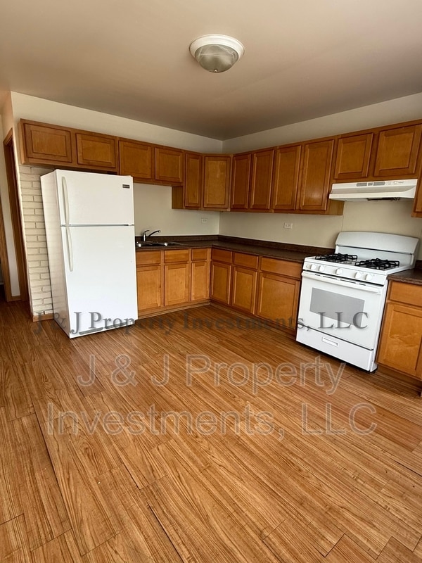 1327 Melrose Ave in Round Lake Beach, IL - Building Photo - Building Photo
