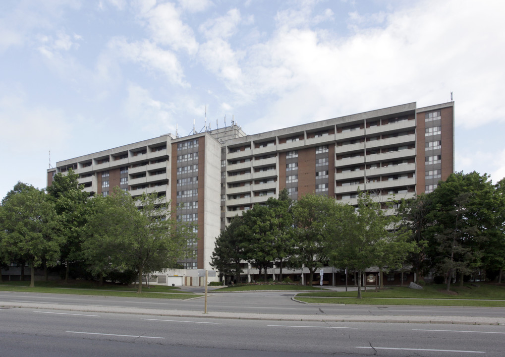 The Aquitaine in Mississauga, ON - Building Photo