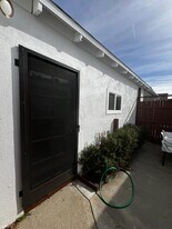 340 1/2 Rennie Ave in Venice, CA - Building Photo