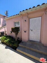 7922 S New Hampshire Ave in Los Angeles, CA - Building Photo - Building Photo